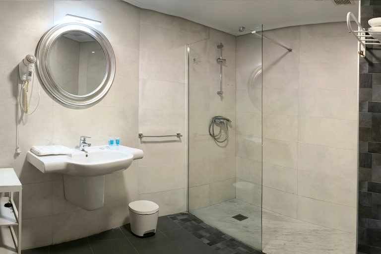 Bano 201 Hostal Hispano 1