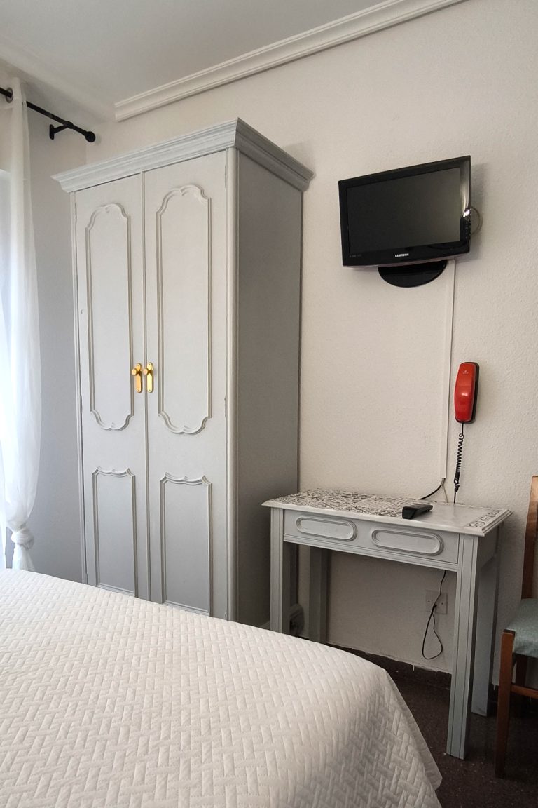 Habitacion individual Hostal Hispano4