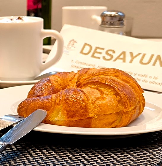 Servicios 13 desayuno hostal hispano