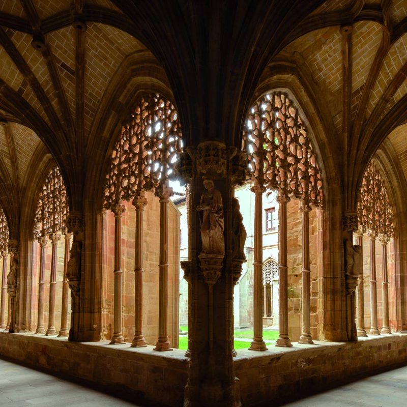 Descubre Nájera 13 Santa Maria Claustro Panoramica scaled